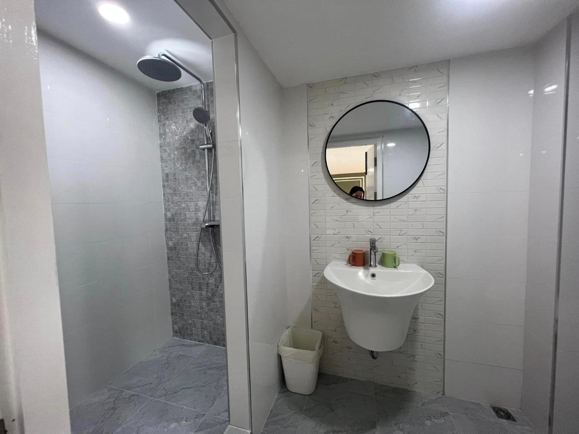 Regent Lodge Lampang Esterno foto